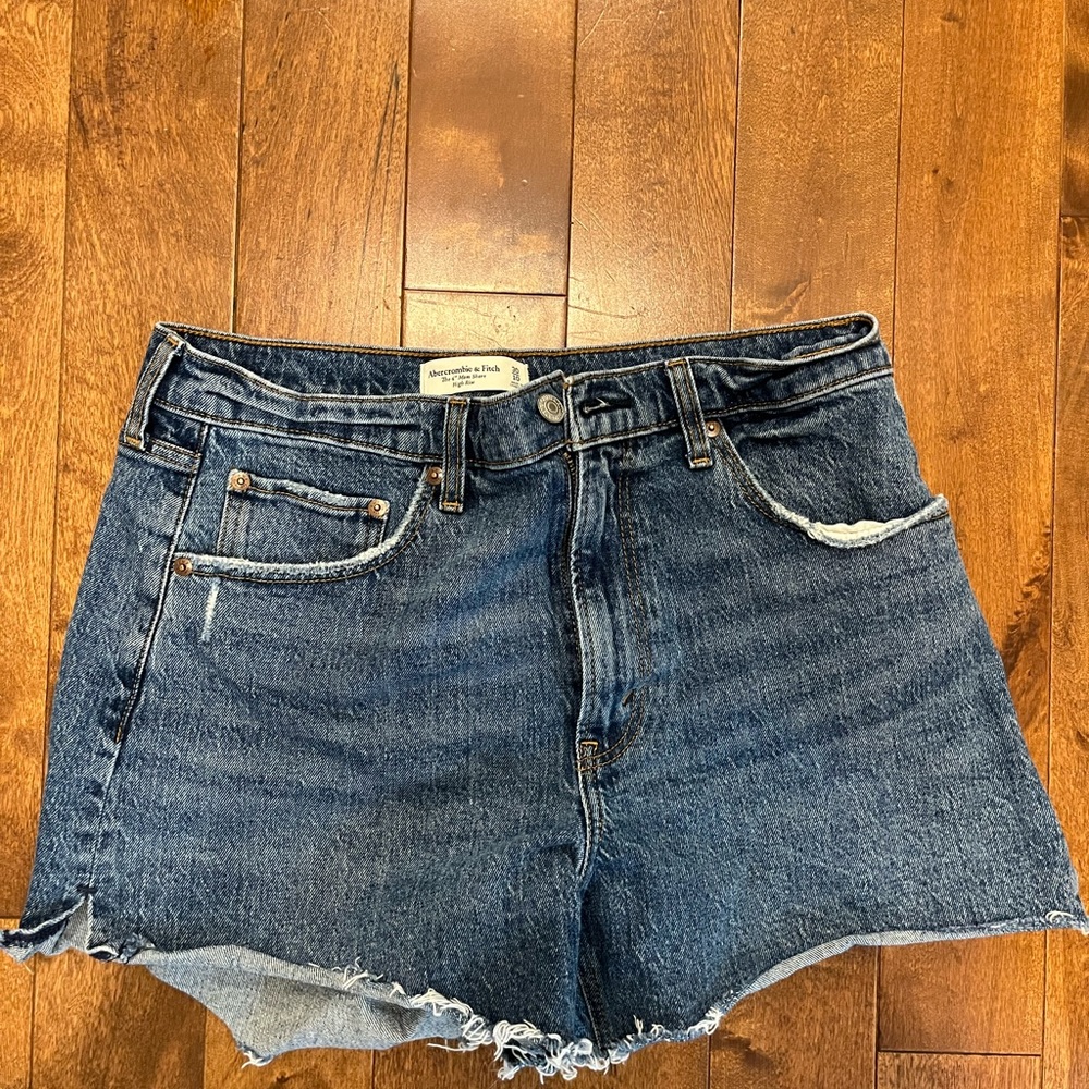 Abercrombie mom short